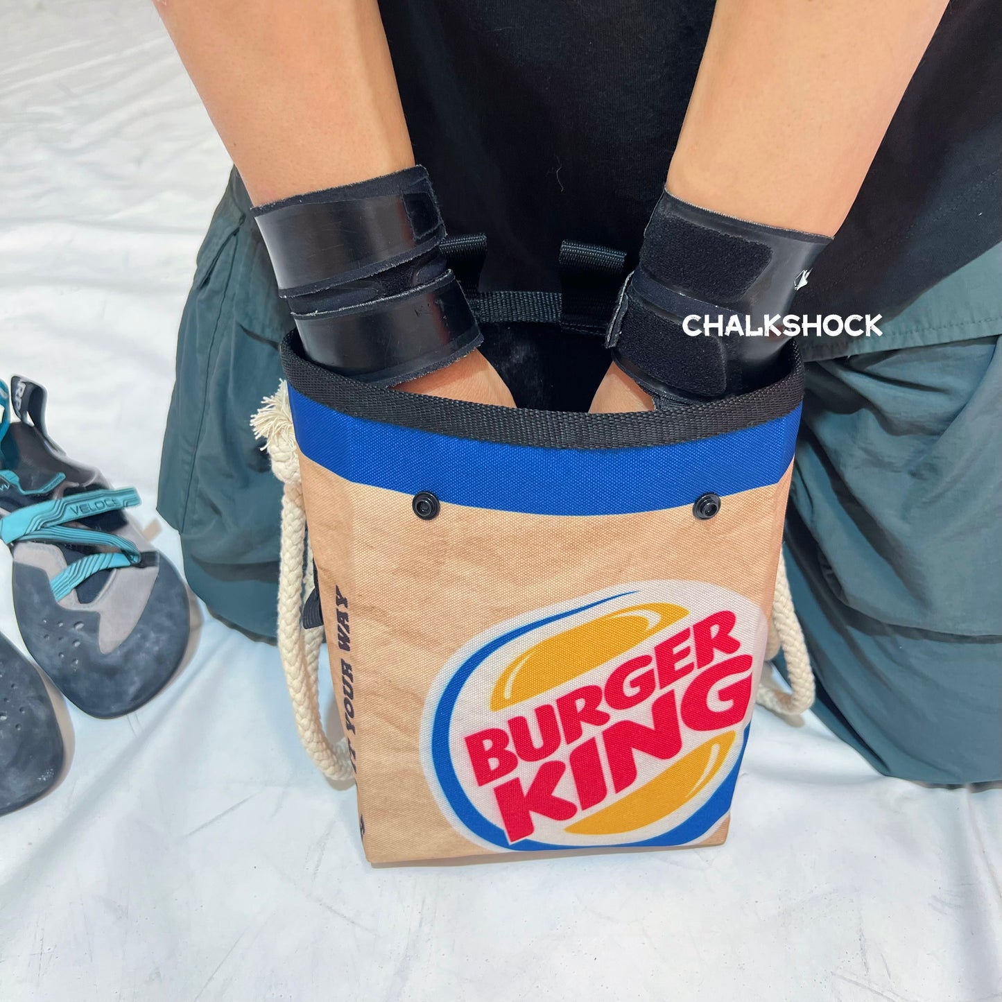 Burger Bouldering bag / Chalk bag (blue)
