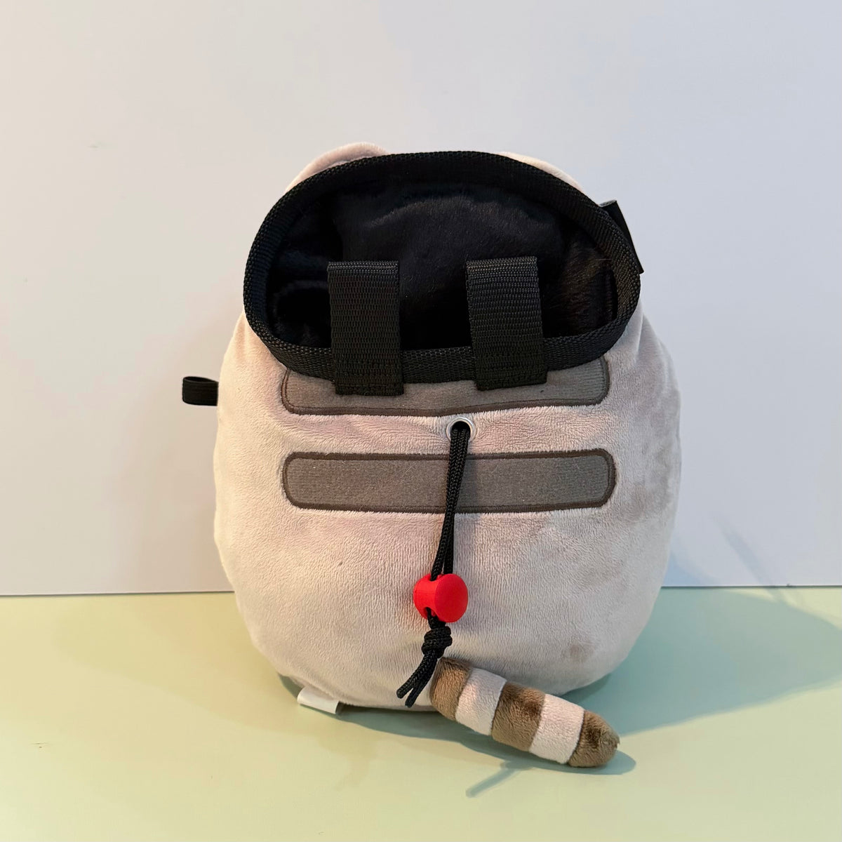 Marshmallow Chocolate Pusheen chalk bag